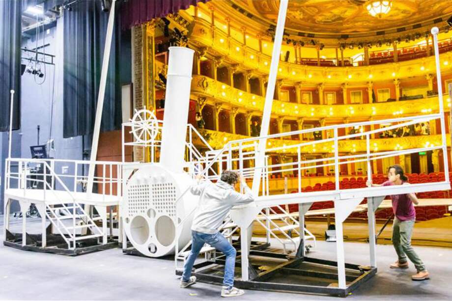 Imagen del Teatro Colón de Bogotá durante una rueda de prensa del estreno de la Ópera Florencia en el Amazonas en Bogotá, Colombia, el 23 de octubre del 2018. / Agencia Anadolu