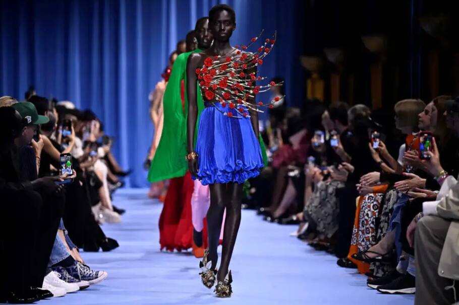 Balmain regresa después de ser victima de millonario robo