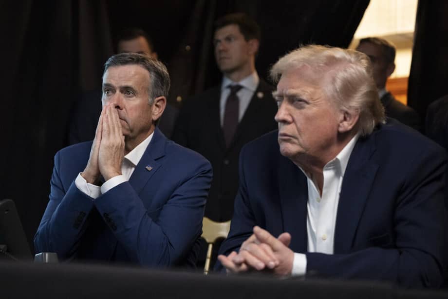 El director de la CIA, John Ratcliffe, junto al presidente de Estados Unidos, Donald Trump, viendo el desarrollo de la operación con la cual se capturó a Nicolás Maduro en Venezuela.