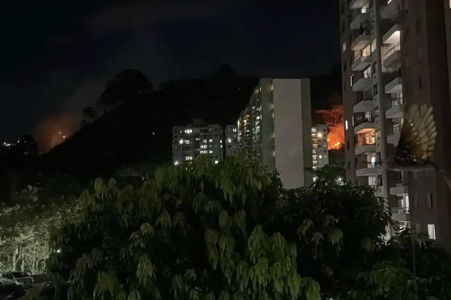 Los incendios forestales registrados el pasado viernes en Medellín preocuparon a habitantes de Belén, Loma de los Bernal y Altavista.