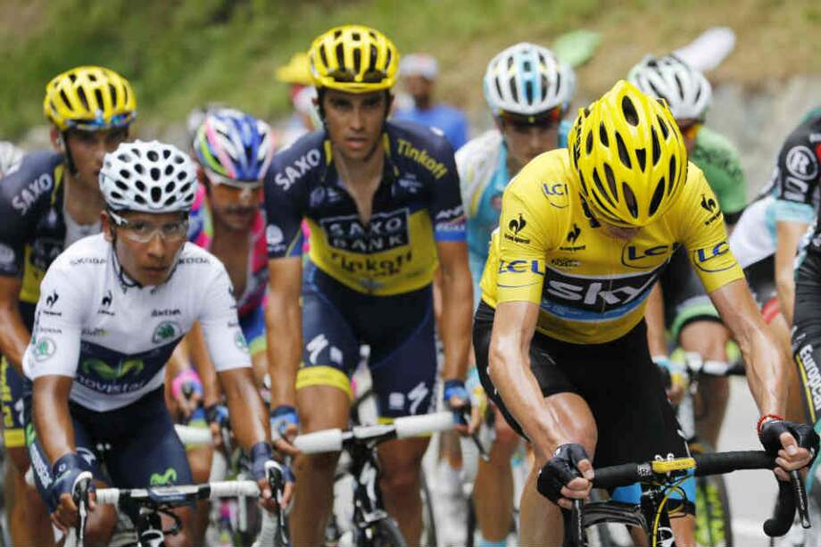 Nairo escala el Alpe d'Huez en compañía de Froome y Alberto Contador.