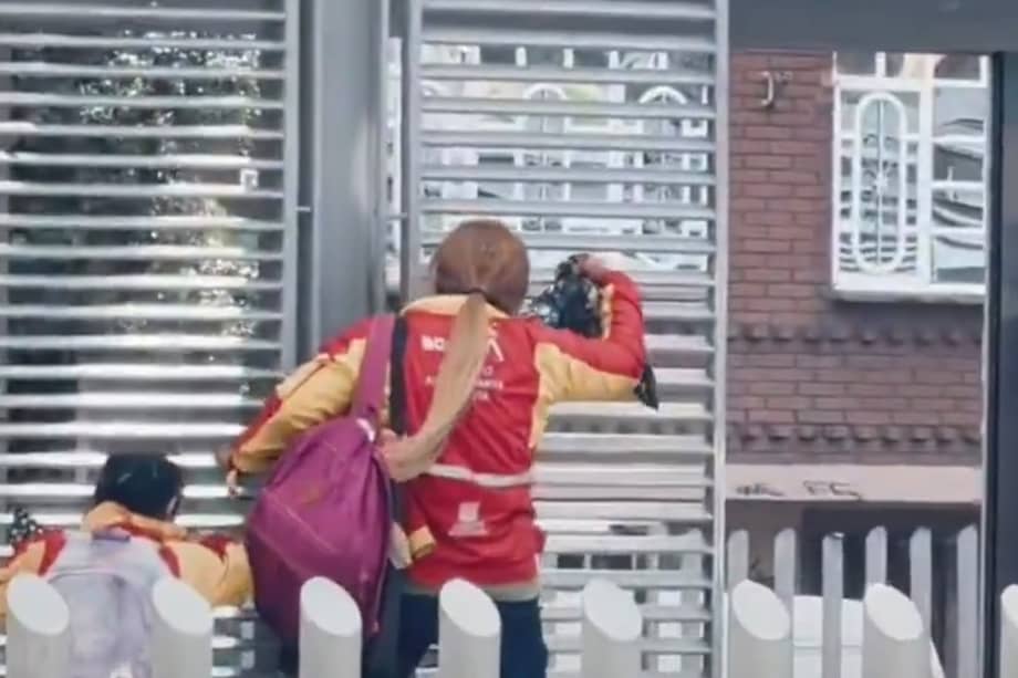 Dos personas vinculadas a rutas escolares fueron suspendidas tras evadir el pasaje en Transmilenio y deberán cumplir medidas pedagógicas.