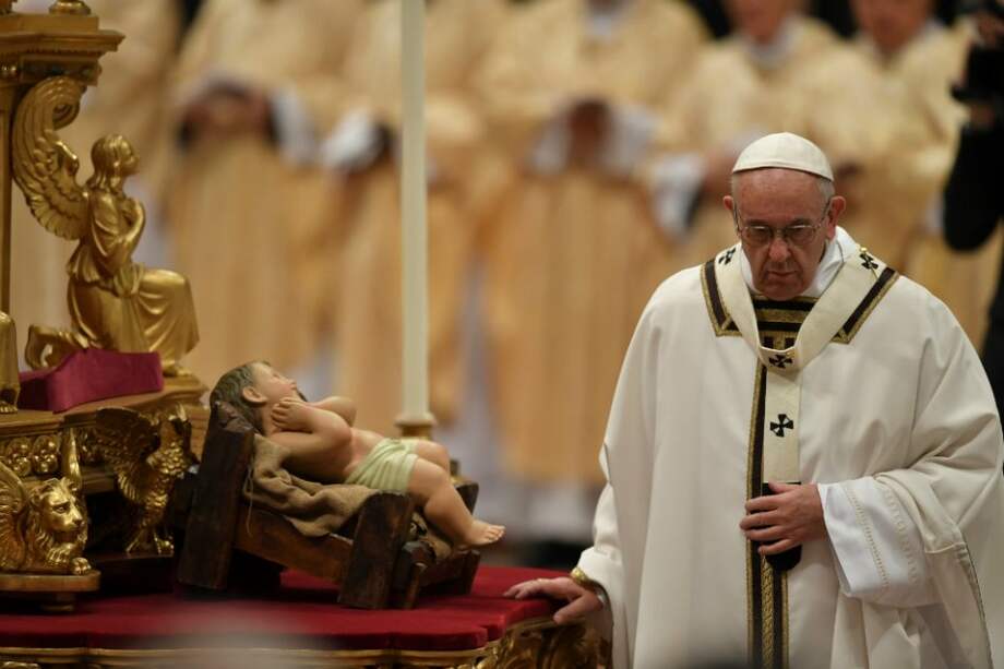 El papa pide pensar en los niños abandonados a su suerte durante la Navidad