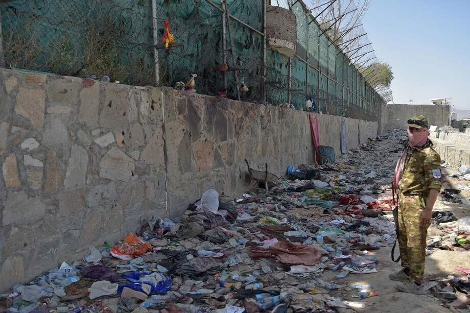 Un militante talibán en la zona en donde su enemigo, el EI, cometió dos atentados mortales.