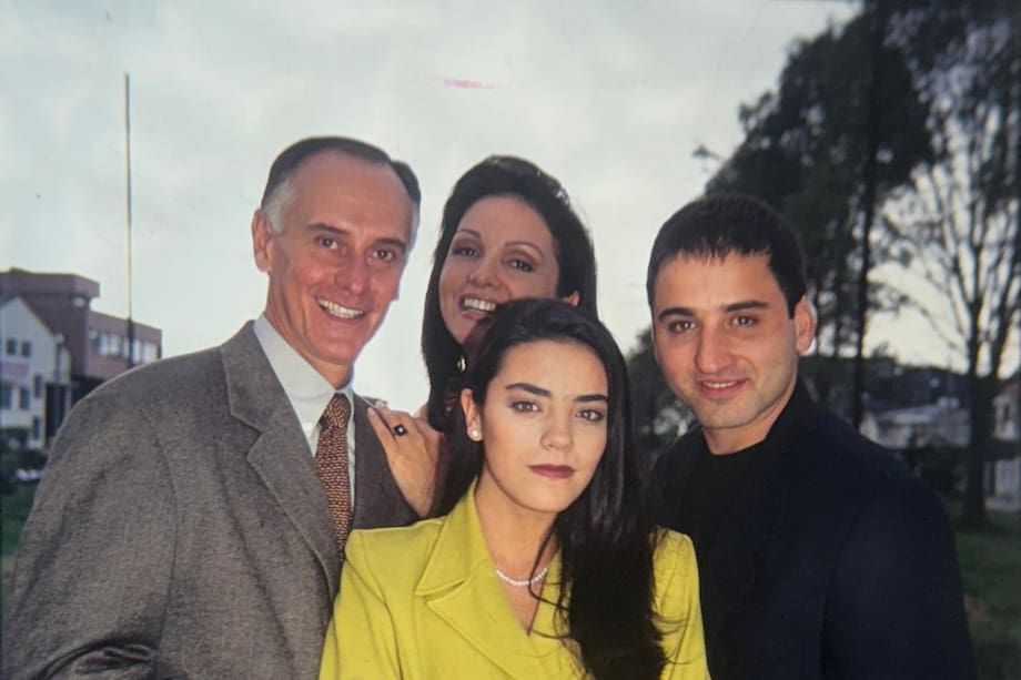 La mujer del presidente fue producida por Caracol televisión. Protagonizó Robinson Díaz, Sandra Reyes, Jorge Cao y Elluz Perazza