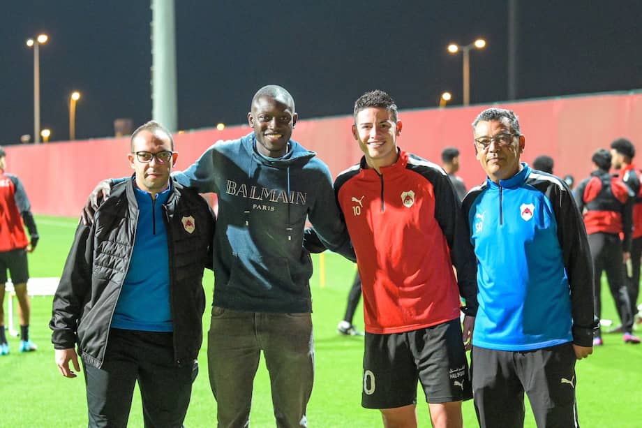 Coulibaly y James (centro) durante el entrenamiento de Al-Rayyan.