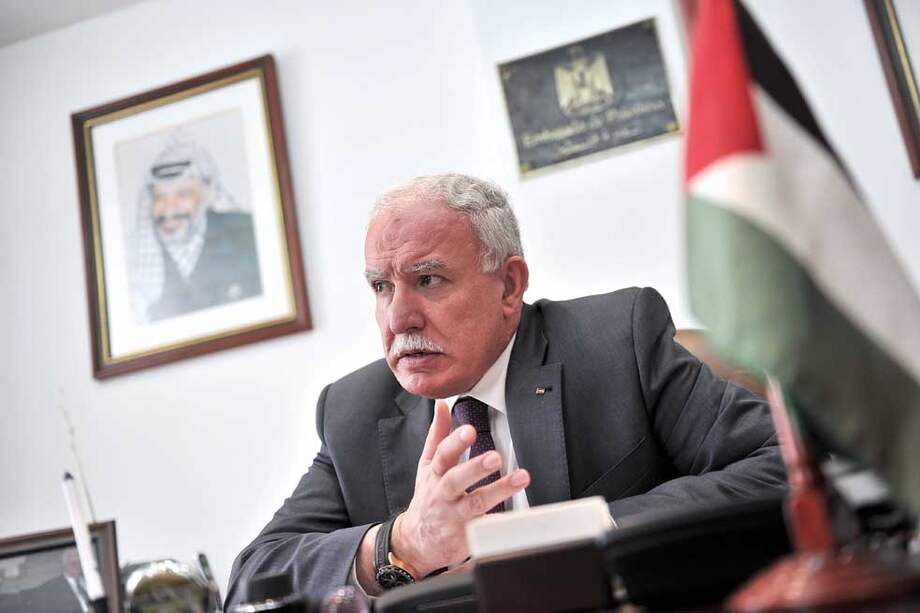 El canciller de Palestina, Riyad Malki, en las oficinas de la Misión Diplomática del Estado Palestino en Colombia. / David Campuzano - El Espectador