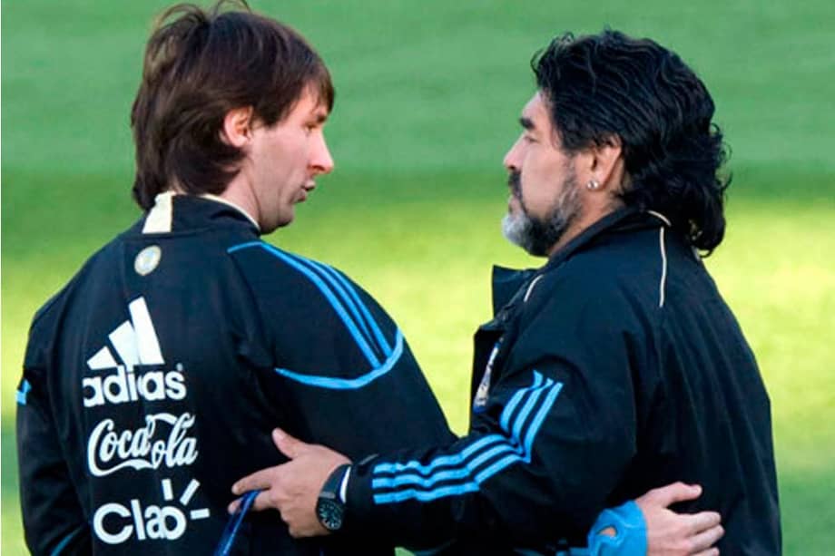 Messi y Maradona, durante un entrenamiento previo en el Mundial de Sudáfrica 2010 / Archivo