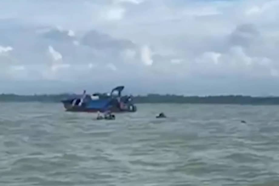 En la embarcación iban cerca de 40 personas. Hay desaparecidos.