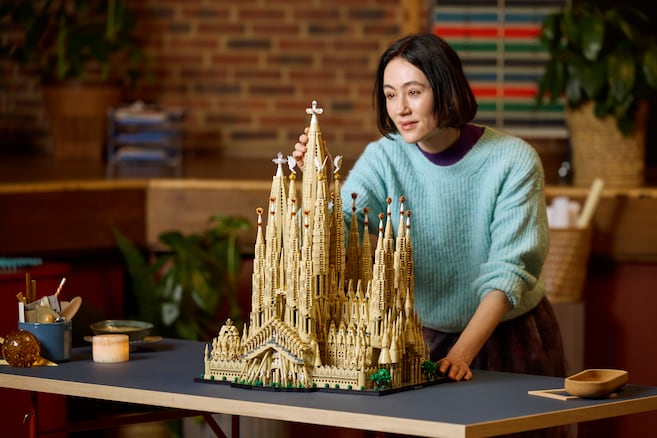 LEGO lanzó un set de la Sagrada Familia para conmemorar los 100 años sin Antoni Gaudí