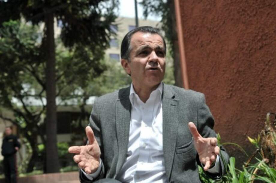 Con éxito se realizó cirugía a Óscar Iván Zuluaga