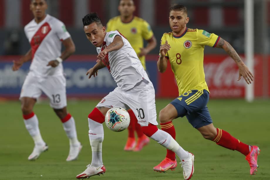 Cuellar (dere.) fue uno de los mejores jugadores de Colombia en Lima el jueves pasado.
