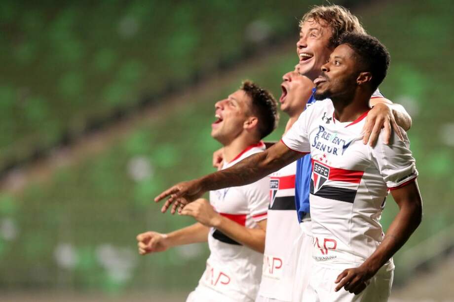 Los jugadores de Sao Paulo celebran su clasificación a las semifinales de la Copa Libertadores. / AFP
