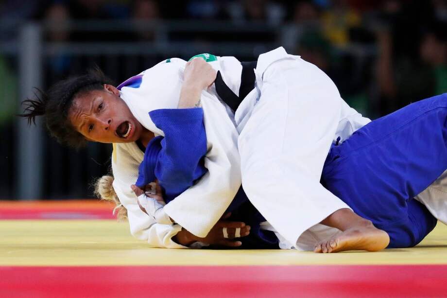 Yuri Alvear en la pelea que le dio la medalla de plata, la que le ganó a la británica Sally Conway. / AFP