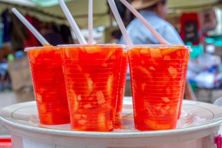 Salpicón, exponente de la gastronomía colombiana donde se usan variedad de frutas de diferentes regiones del país.