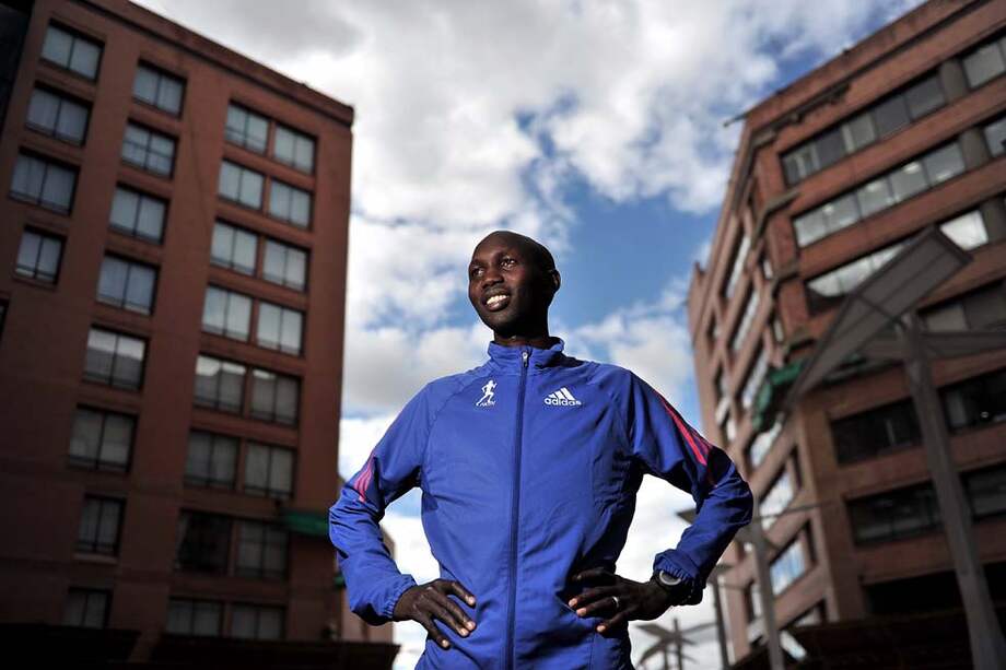 Con una actitud tranquila, voz pausada y suave, el keniano Wilson Kipsang Kiprotich comparte la historia de su carrera, pocas horas después de haber llegado a Bogotá. / David Campuzano