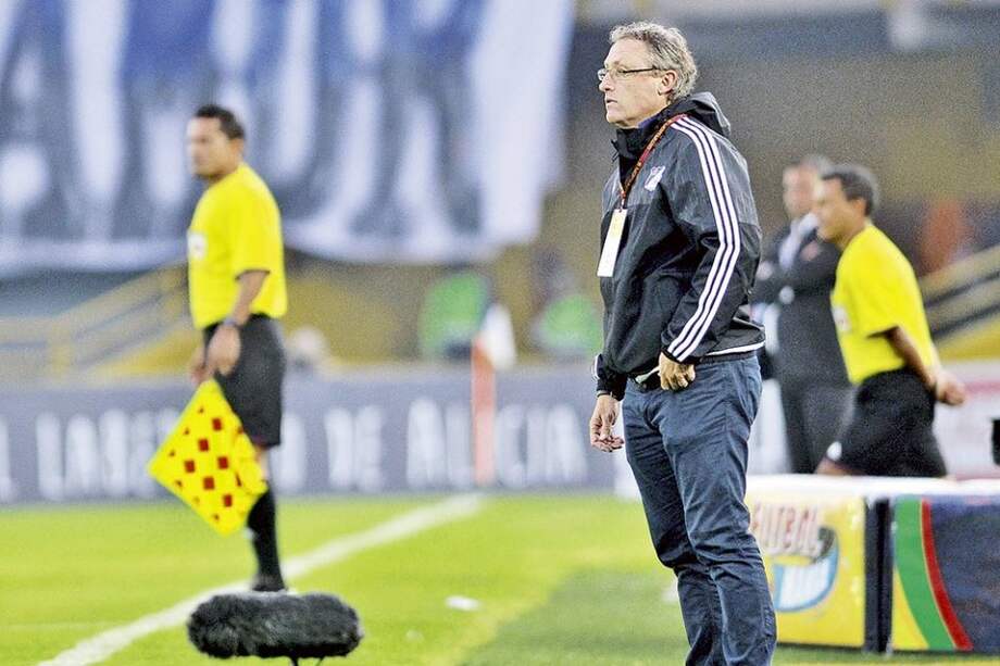 El técnico Ricardo Lunari utilizó ante Patriotas cuatro de los siete refuerzos que llegaron este semestre. / Cristian Garavito