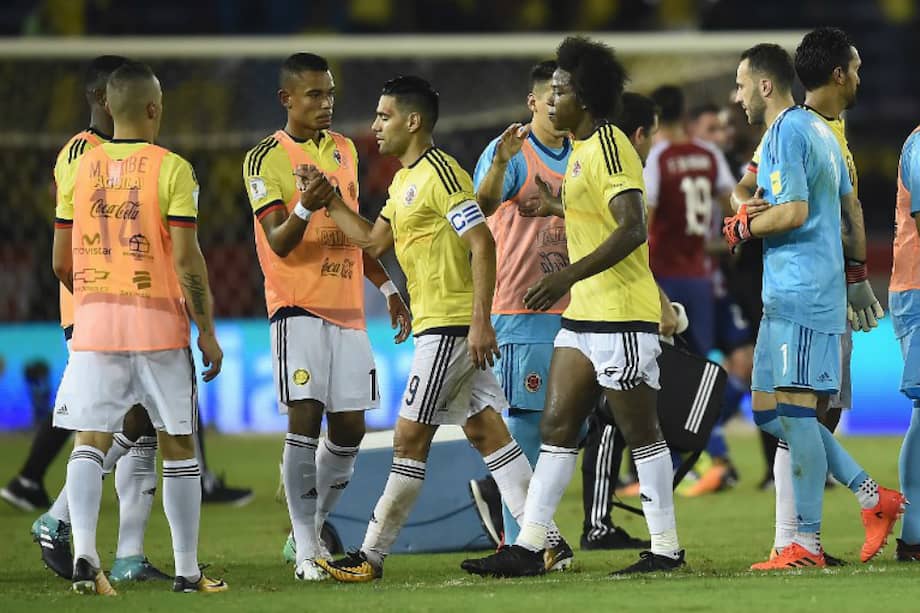 La selección colombiana perdió con Paraguay y deberá derrotar a Perú para clasificarse, sin depender de otros resultados, a la próxima Copa del Mundo. / AFP