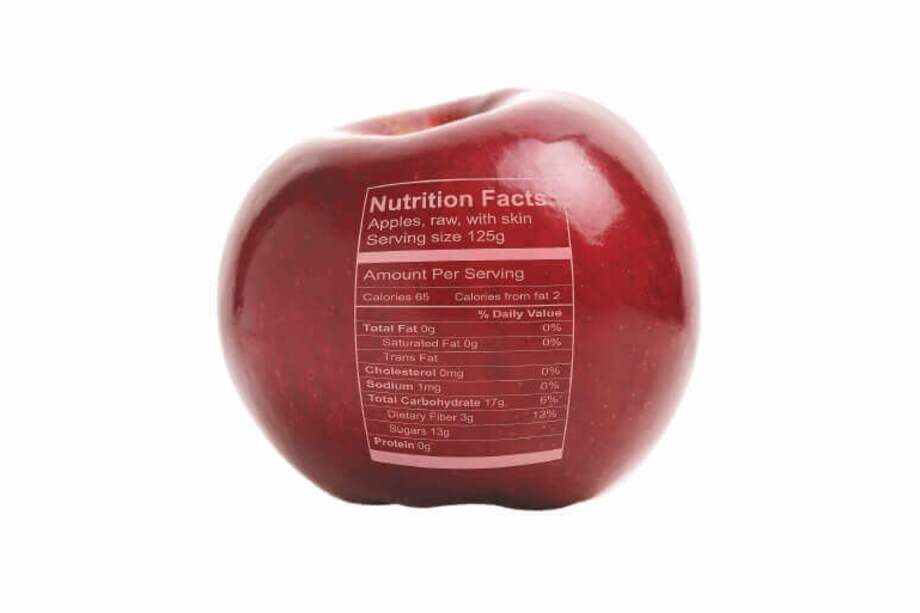 Después de varias pujas, Colombia tendrá un mejor etiquetado de sus bebidas y alimentos. El avance no debería detenerse ahí. / Foto: Getty Images