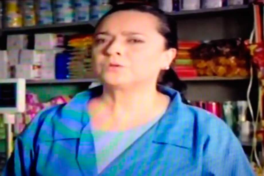 Mujer de comercial de Zuluaga con naranjas considera que 'chuzadas' deben ser legales