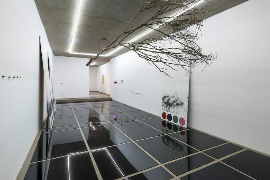 "Con un pie en la tierra", exposición de Iñaki Chávarri y Adriana Rosell estará hasta el 16 de noviembre de 2019 en Sketch Gallery. / Cortesía