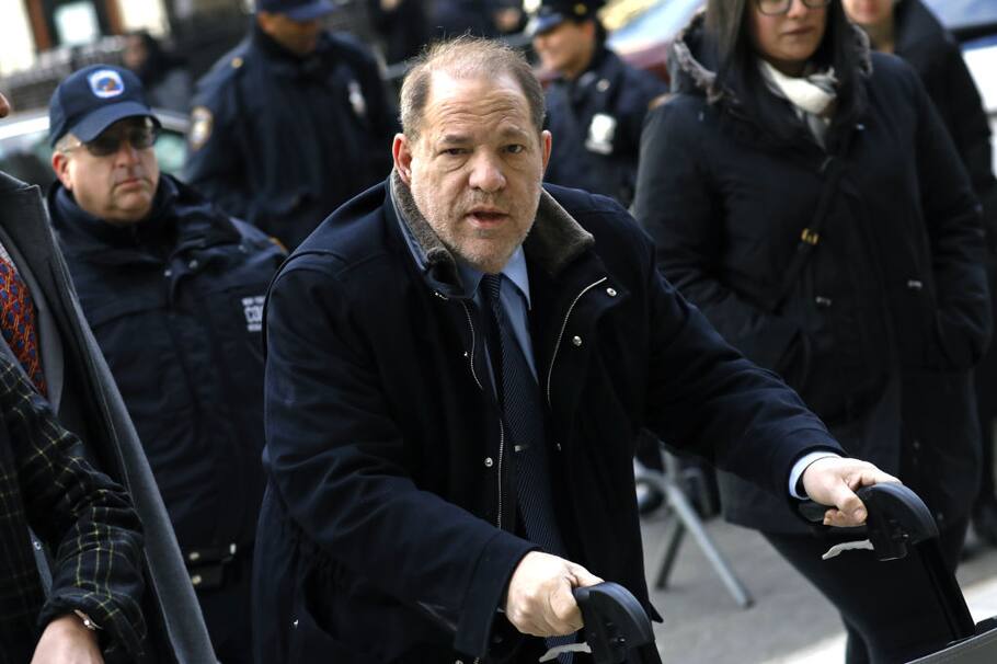 A pesar de que más de 90 mujeres lo señalan de acoso y abuso sexual, él insiste en que es inocente.