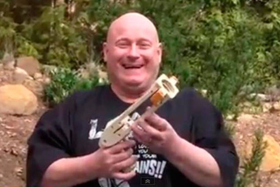 La pistola para ponerse un condón