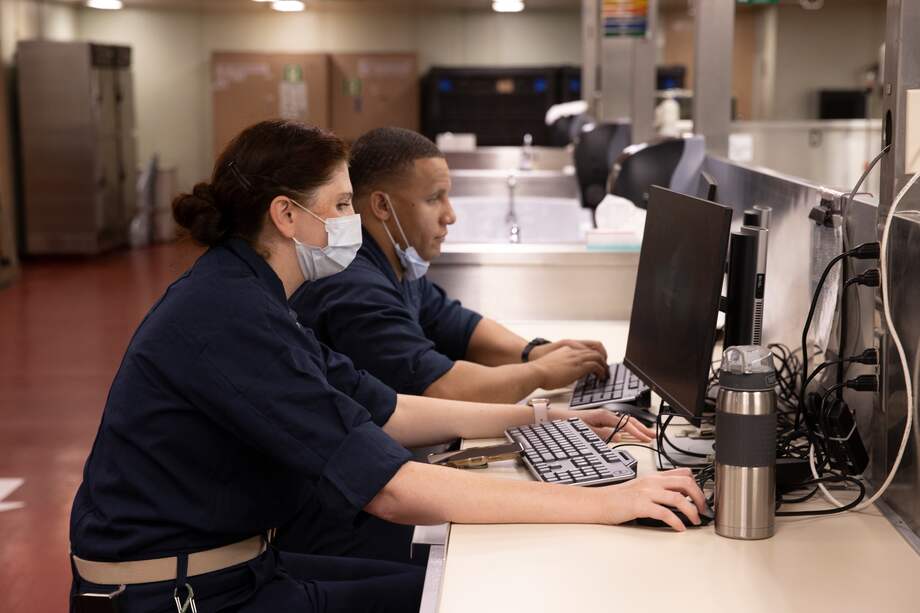 Entre las ofertas laborales se encuentran en la búsqueda de guardas de seguridad, mercaderistas, asesores comerciales, diseñadores gráficos, agentes de contact center, coordinadores y supervisores.