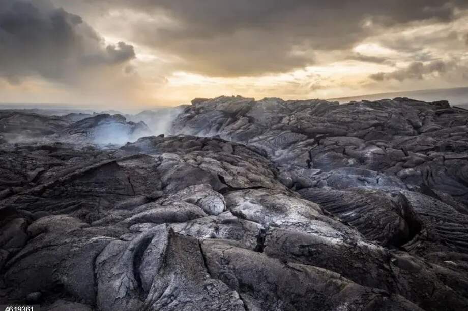 Investigadores descubrieron un mecanismo que puede generar peróxido de hidrógeno a partir de rocas durante el movimiento de fallas geológicas.