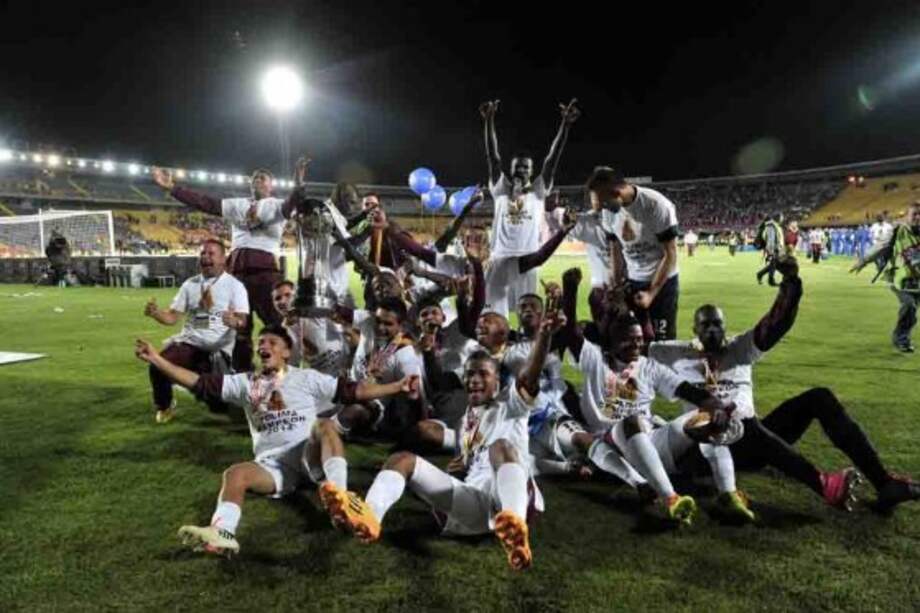 El 12 de noviembre de 2014, el plantel del Deportes Tolima festejó en El Campín el título de la Copa Águila. / Luis Ángel - El Espectador