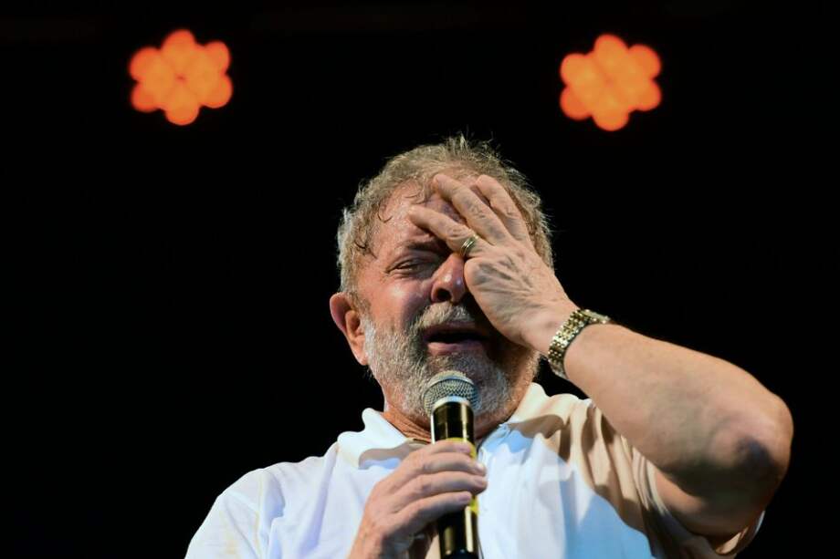 El expresidente Luiz Inacio Lula Da Silva durante un mitin en Río de Janeiro en abril. / AFP