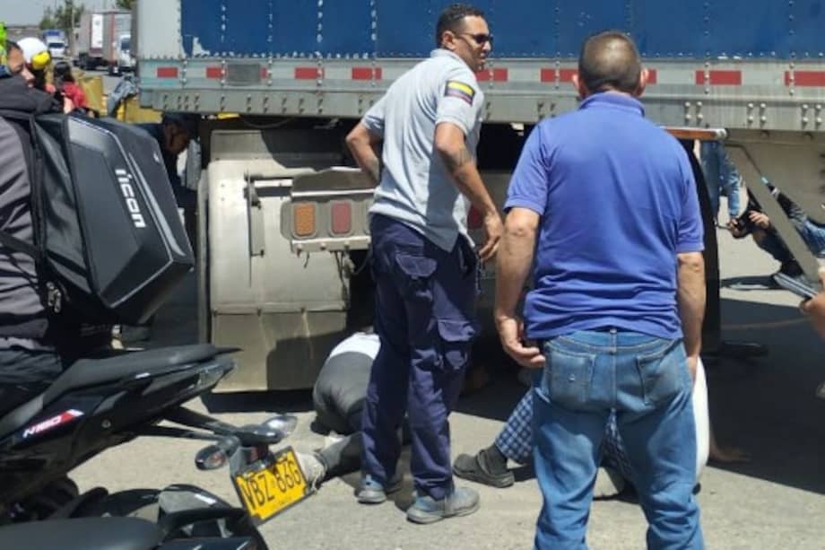En trágicos hechos, un menor de siete años perdió la vida esta mañana en las vías de Bogotá.