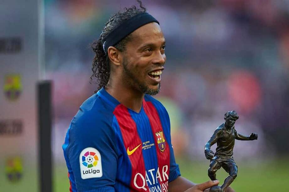 'El mago' tiene 43 años y durante su trayectoria deportiva jugó en ocho clubes, tres europeos, cuatro brasileños y uno mexicano.