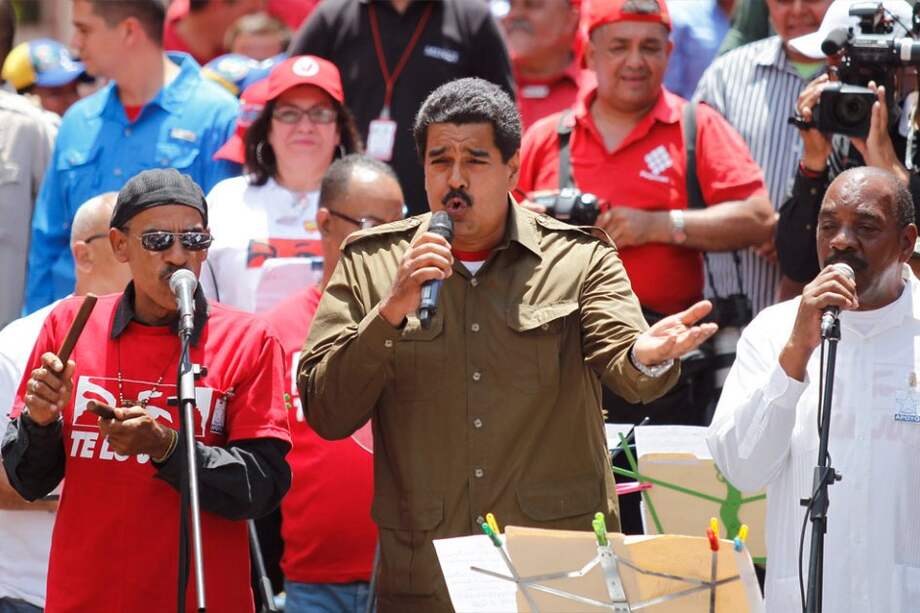 A nombre de Chávez, Maduro promete subir el salario mínimo
