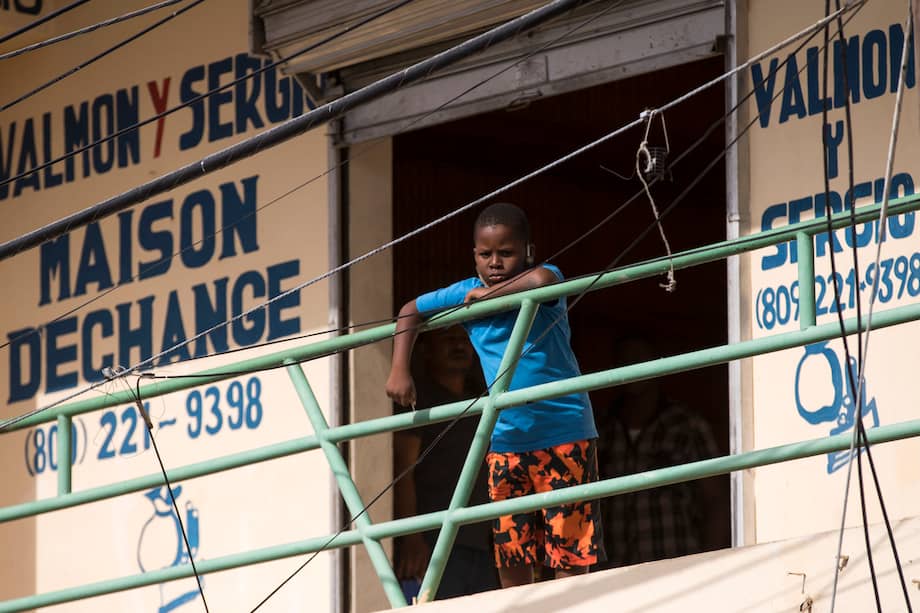 William Charpentier, coordinador de la independiente Mesa Nacional para las Migraciones y Refugiados, considera que cada vez que se asoma en el mundo la idea de construir un muro fronterizo se despierta “resentimiento, xenofobia y racismo”.