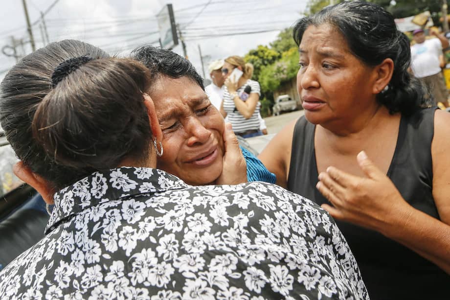 La mamá de Karla Estrada fue decapitada por su exesposo. Las mujeres marcharon en contra de la violencia en Nicaragua. / AFP