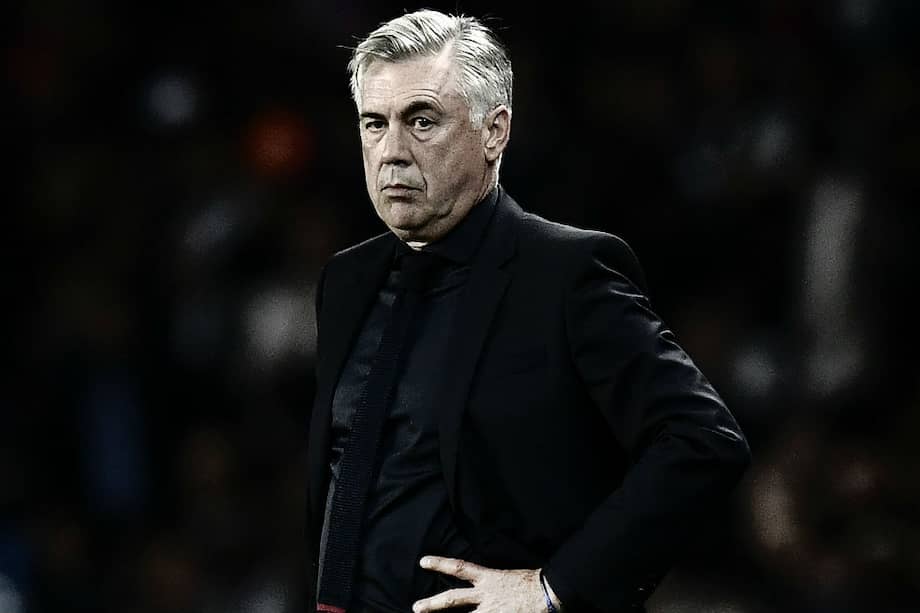 La cara de Ancelotti tras la goleada del PSG al Bayern Munich. / AFP