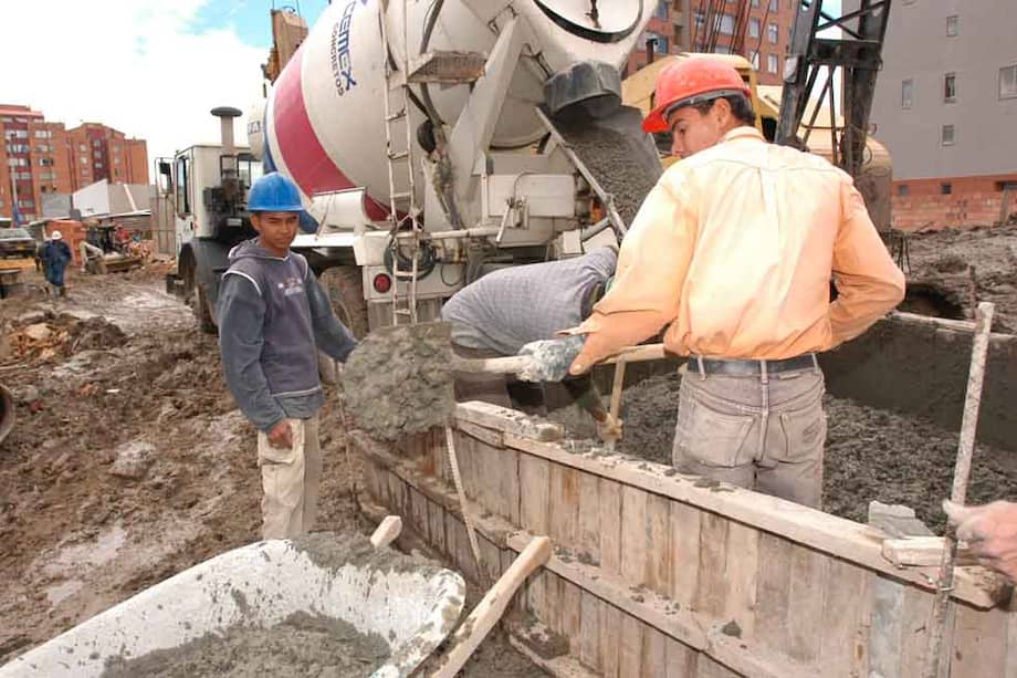 En julio, la producción de cemento gris llegó a 1’077.446 toneladas, la segunda cifra más alta registrada en Colombia desde que el DANE lleva la estadística. / Archivo