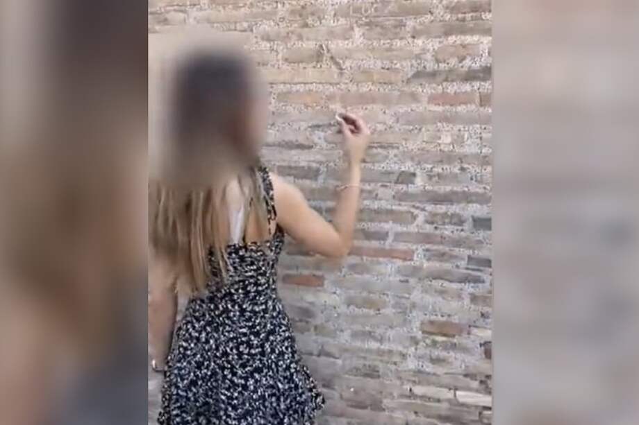 La imagen fue grabada por un guía turístico que denunció la acción y entregó el video como prueba a las autoridades.