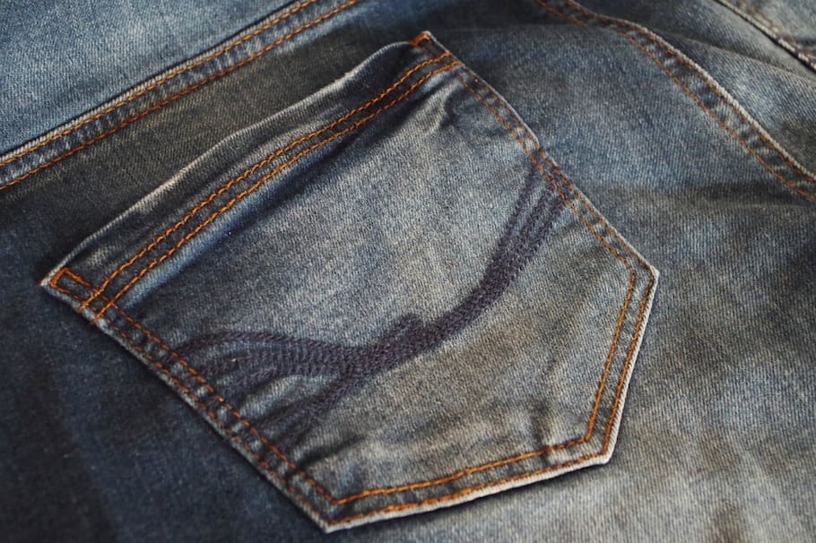 ¿Sabías que lavar los jeans contamina los mares?