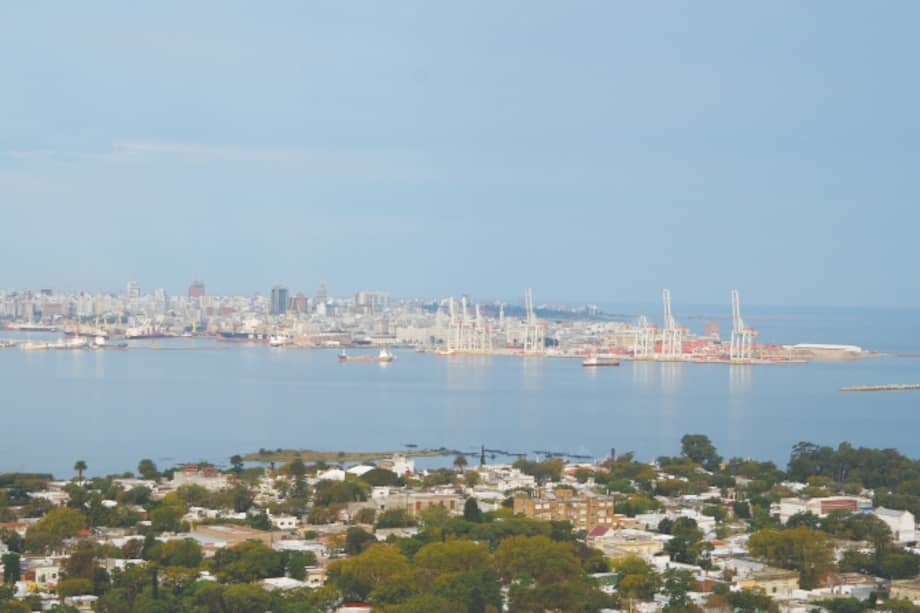 Mercado de las pulgas en el centro de Montevideo. / Getty y Cortesía