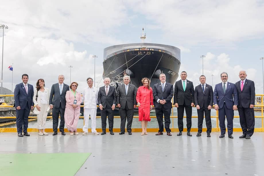 Gustavo Petro y Daniel Noboa junto a otros líderes de la región.