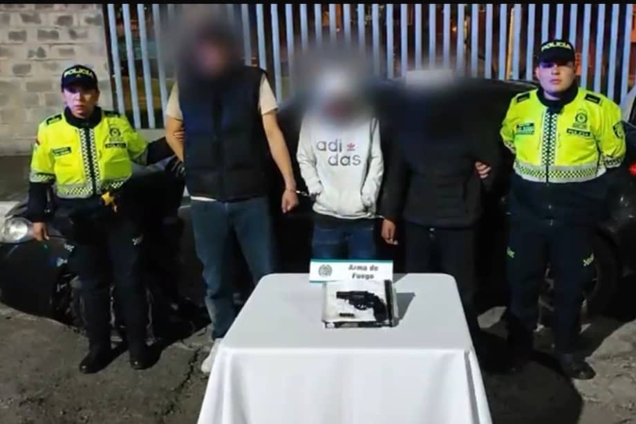 La Policía informó que uno de los capturados tiene antecedentes por hurto y porte ilegal de armas, y que habría cumplido una condena de 18 años en un centro carcelario.