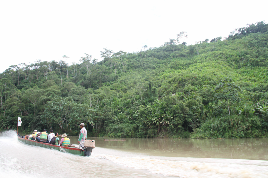 El acceso a esta zona es bastante difícil e implica un trayecto de horas en lancha./ Fotos: Laura Contreras.