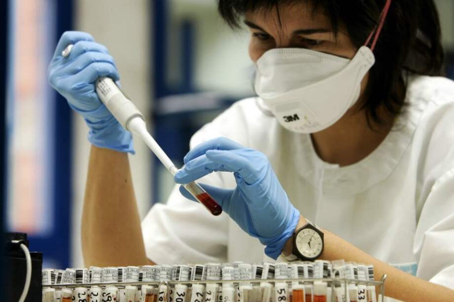 OMS confirma siete casos de gripe aviar en humanos en China