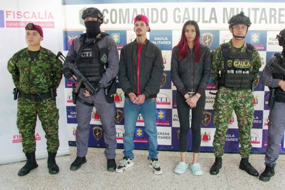 La pareja fue capturada durante un allanamiento en Suba, en un operativo conjunto entre la Fiscalía y autoridades internacionales.
