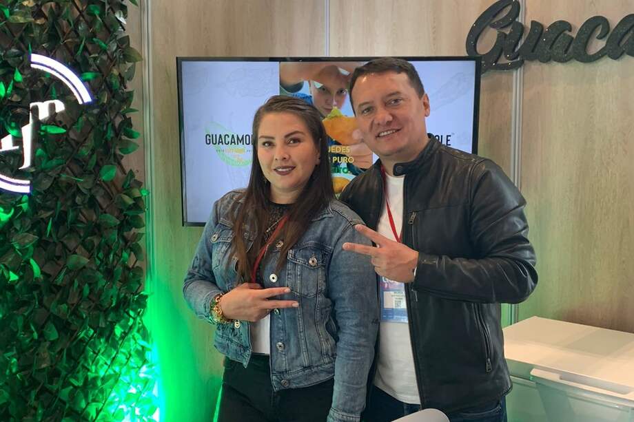 Mauricio Martínez y su esposa lideran Tacomas.