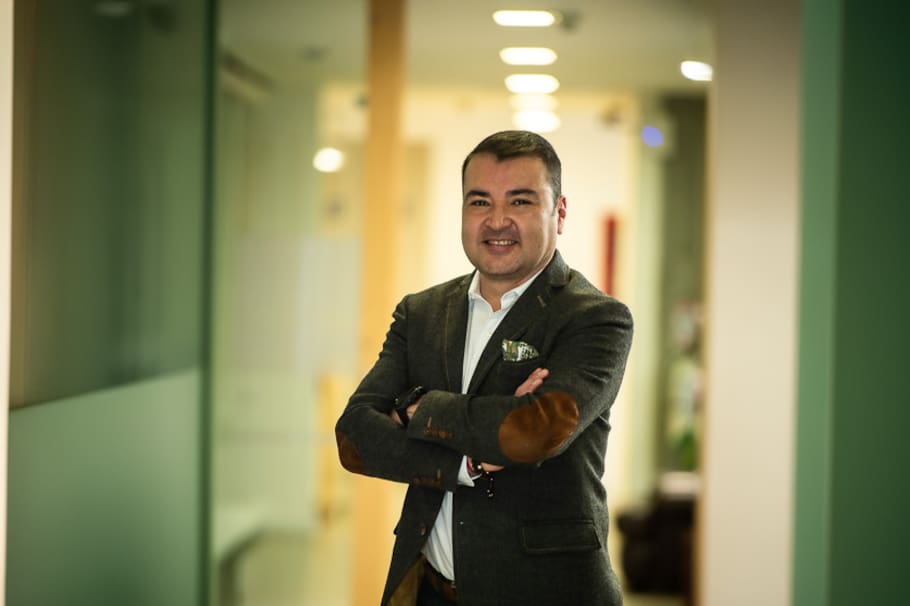 Carlos A. Morales, de ‘Gol Caracol’, fue vendedor y cotero. Pronto será abogado