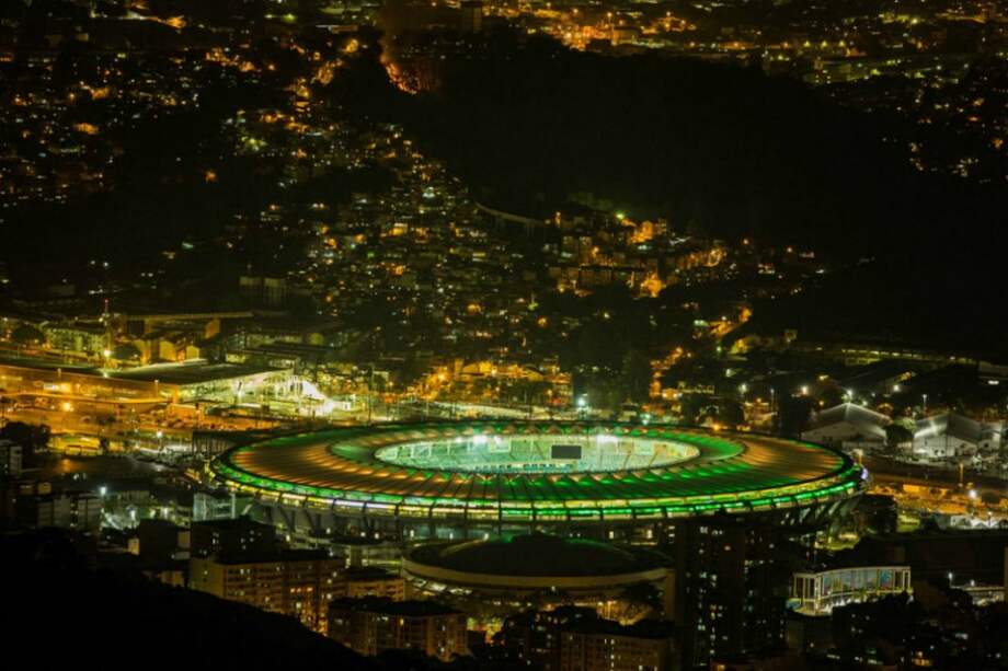 Otros ponen el fútbol, China la luz