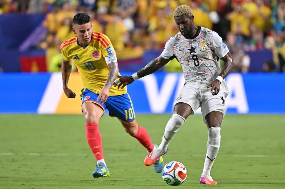 James Rodríguez contra Kwasi Sibo durante el partido de 16avos de final del Mundial 2026 entre Colombia y Ghana en el Arrowhead Stadium de Kansas, en Estados Unidos.